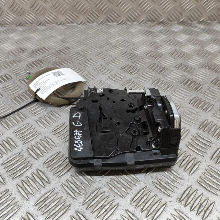 Rear door lock 6905078040