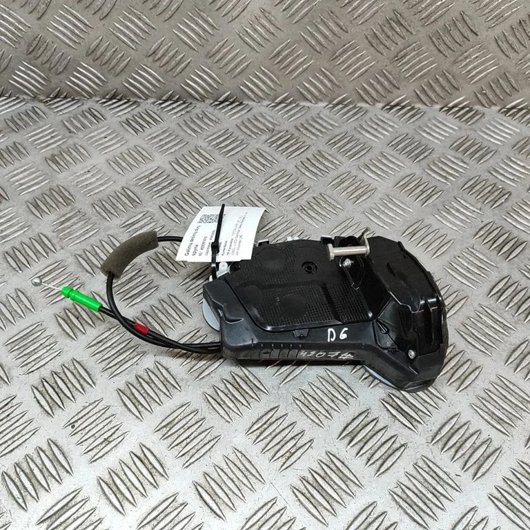 Rear door lock 69050F4130
