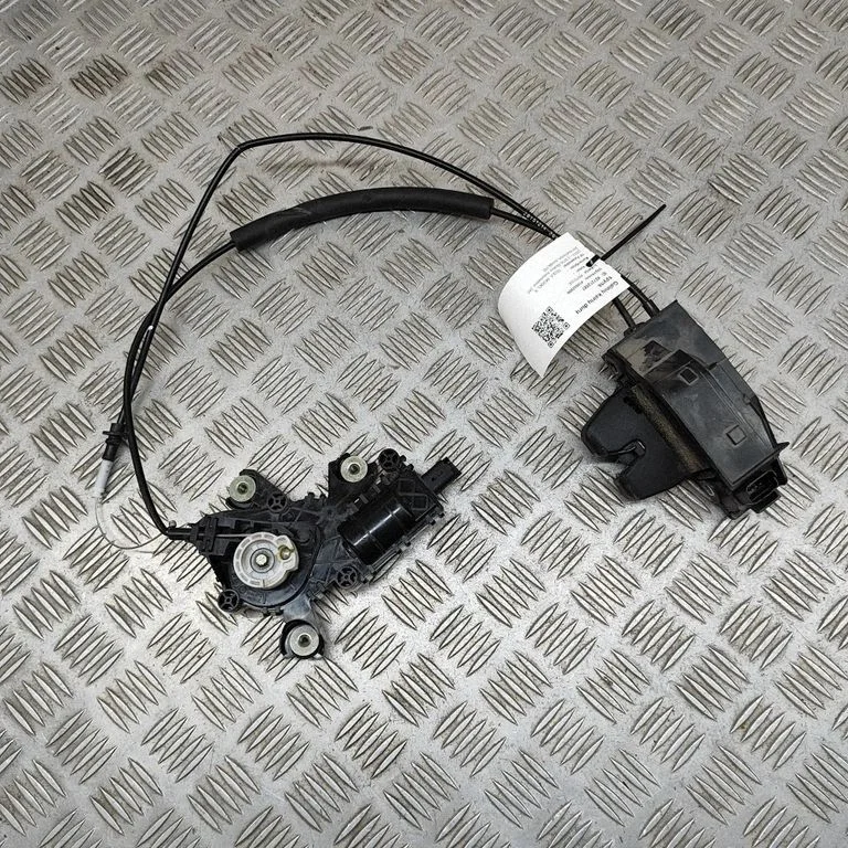 Rear door lock 103383800J