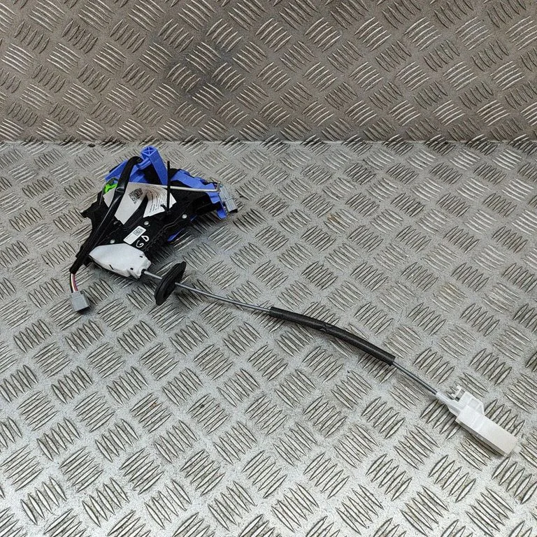 Rear door lock 81420CV300