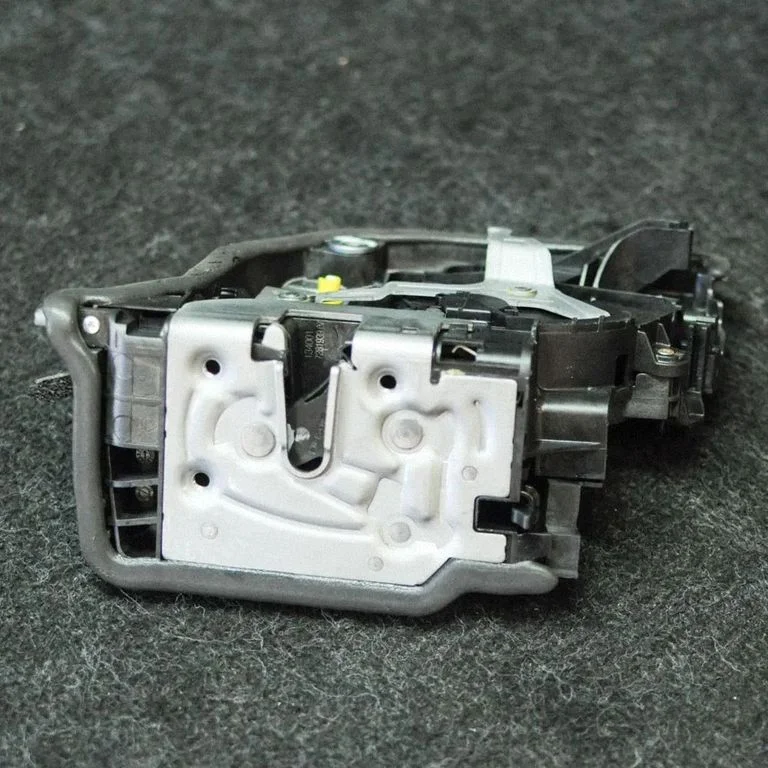 Rear door lock – BMW X5 F15 (2013-2017)