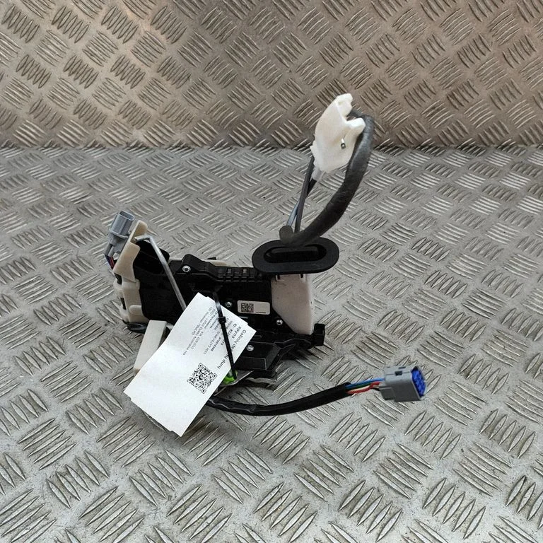 Rear door lock 81420CV500