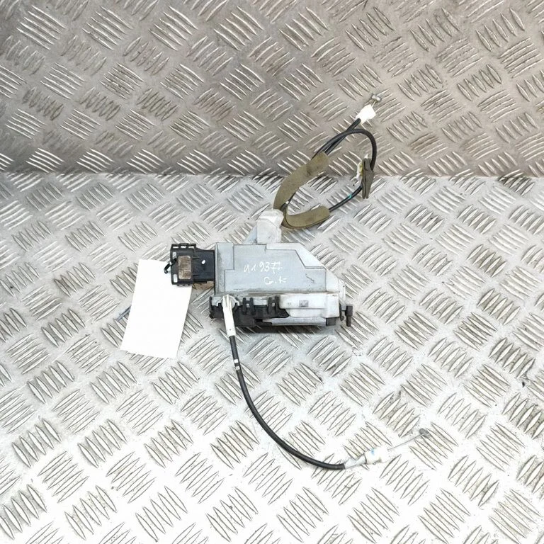Aizmugurējo durvju slēdzene PSA732302