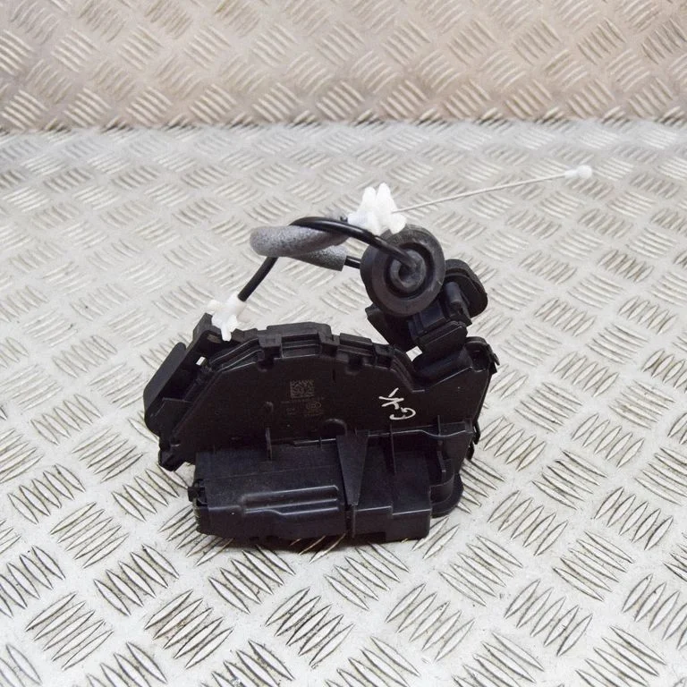 Aizmugurējo durvju slēdzene – Skoda Kamiq (2019-)