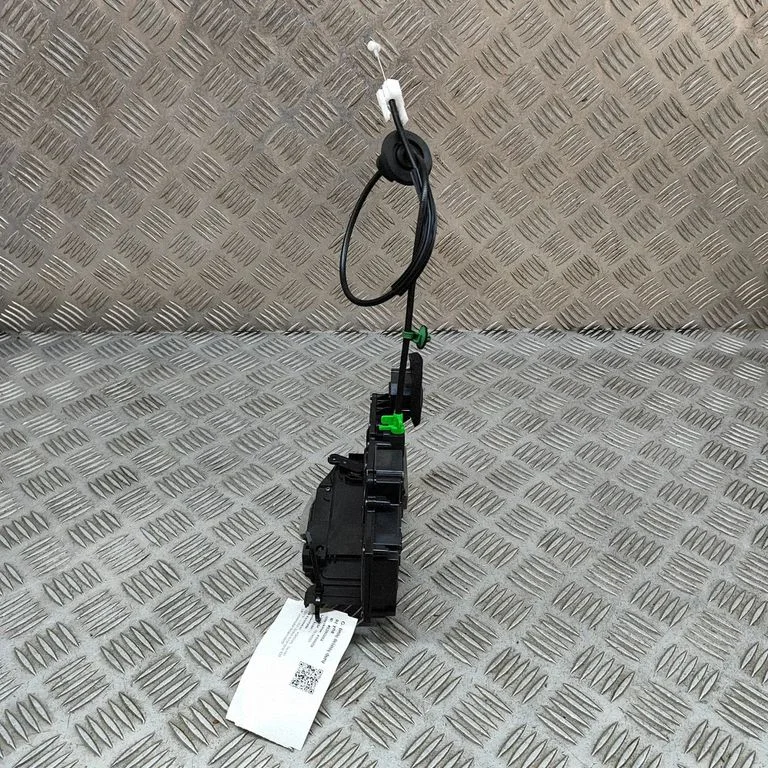 Aizmugurējo durvju slēdzene – Porsche Taycan 9J1 (2019-)