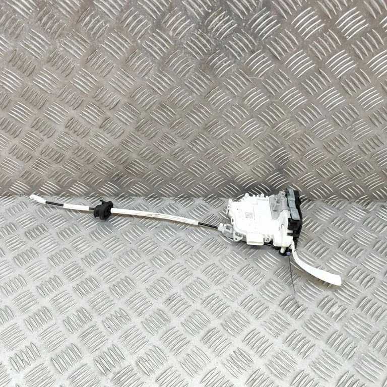 Rear door lock – Audi Q5 SQ5 8R (2008-2017)
