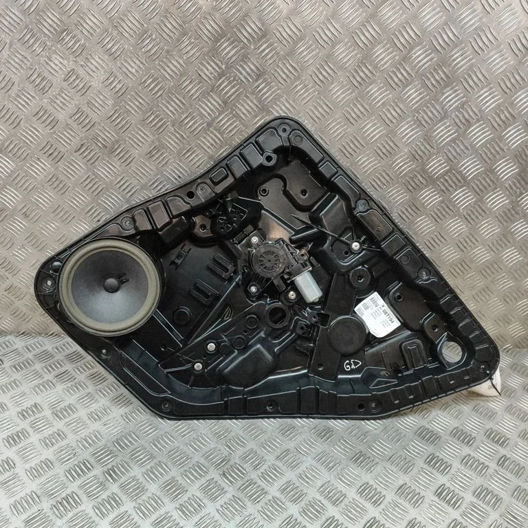 Rear window lifting mechanism without motor A0009060908