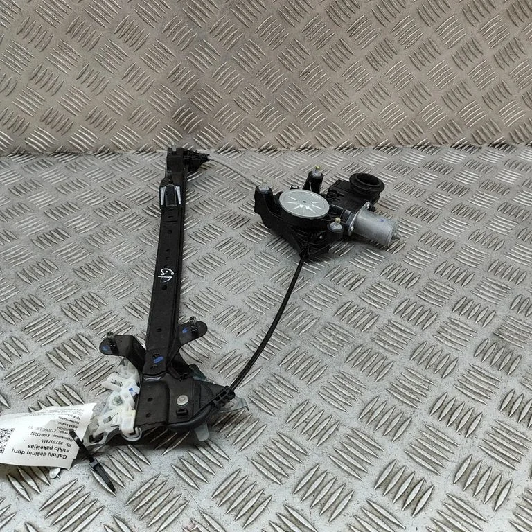 Rear window lifting mechanism without motor 8571008070