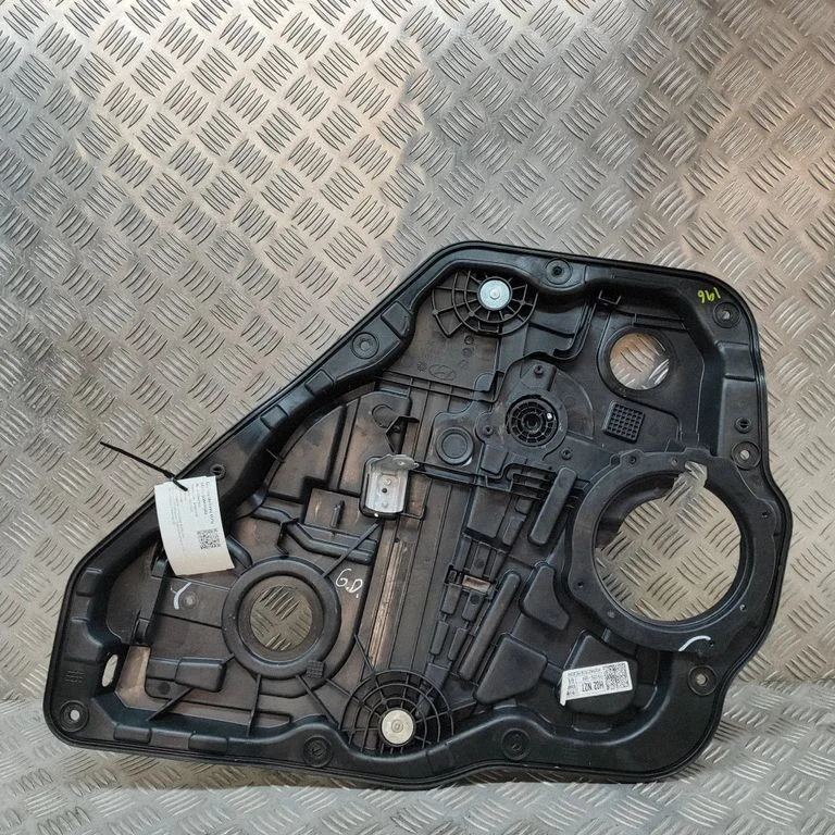 Aizmugurējā el. loga pacēlāja mehānisms bez motoriņa 83481G2001