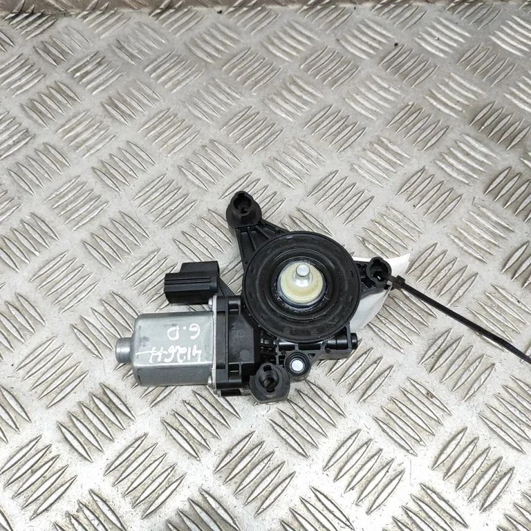 Rear door window regulator motor CM094290