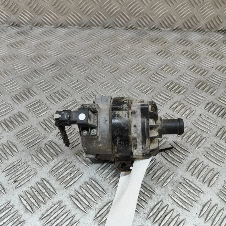 Elektriskais cirkulācijas sūknītis 8K0965567B