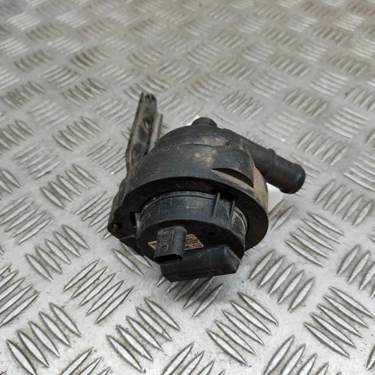 Elektriskais cirkulācijas sūknītis J9D38501AA