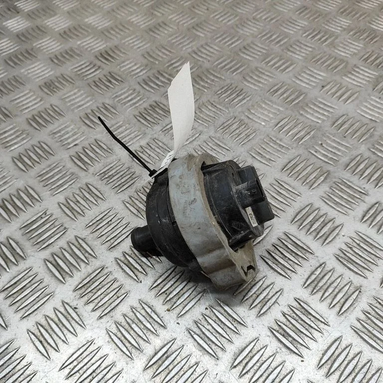 Elektriskais cirkulācijas sūknītis J9D38501AA