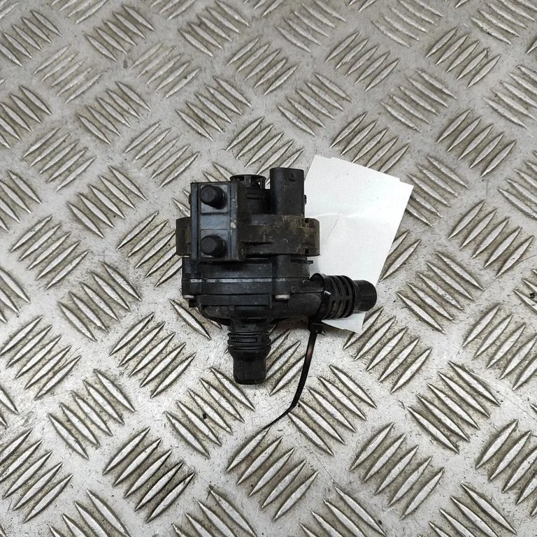 Electric auxiliary coolant/water pump – BMW X7 G07 (2018-)