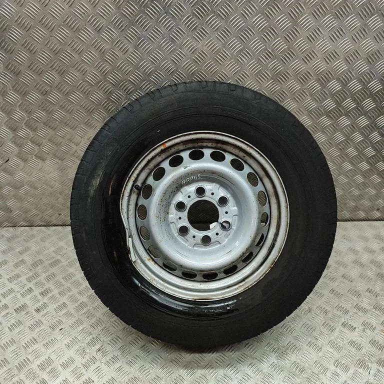R16 plieninis štampuotas ratlankis (-iai)