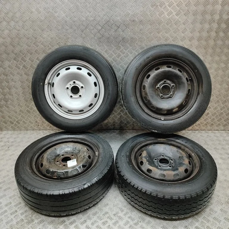 R16 vieglmetāla disks (-i) 93866151