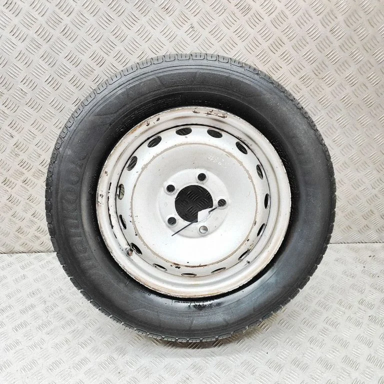 R16 lengvojo lydinio ratlankis (-iai)