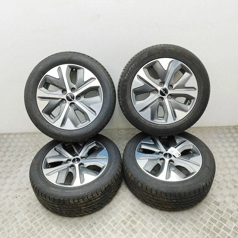 R17 alloy rim 52910Q4100