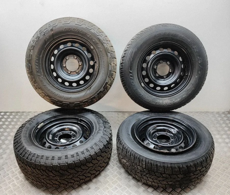 R17 vieglmetāla disks (-i) 426110KJ00