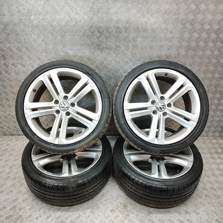 R18 alloy rim – Volkswagen Passat CC (2008-2016)