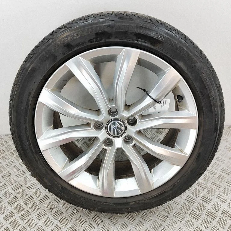 R18 alloy rim 2GA601025L