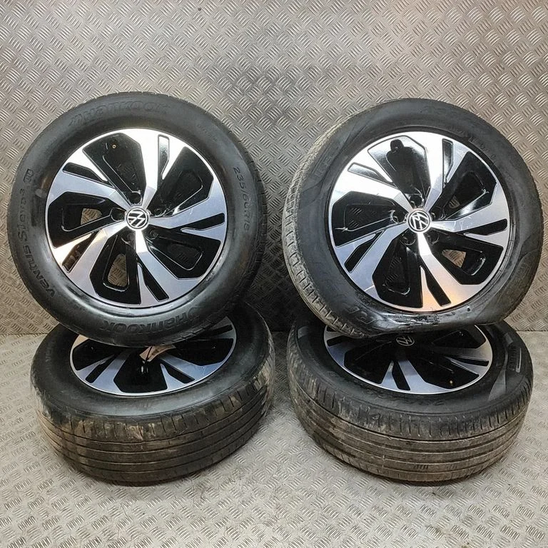 R18 vieglmetāla disks (-i) 11A601025C