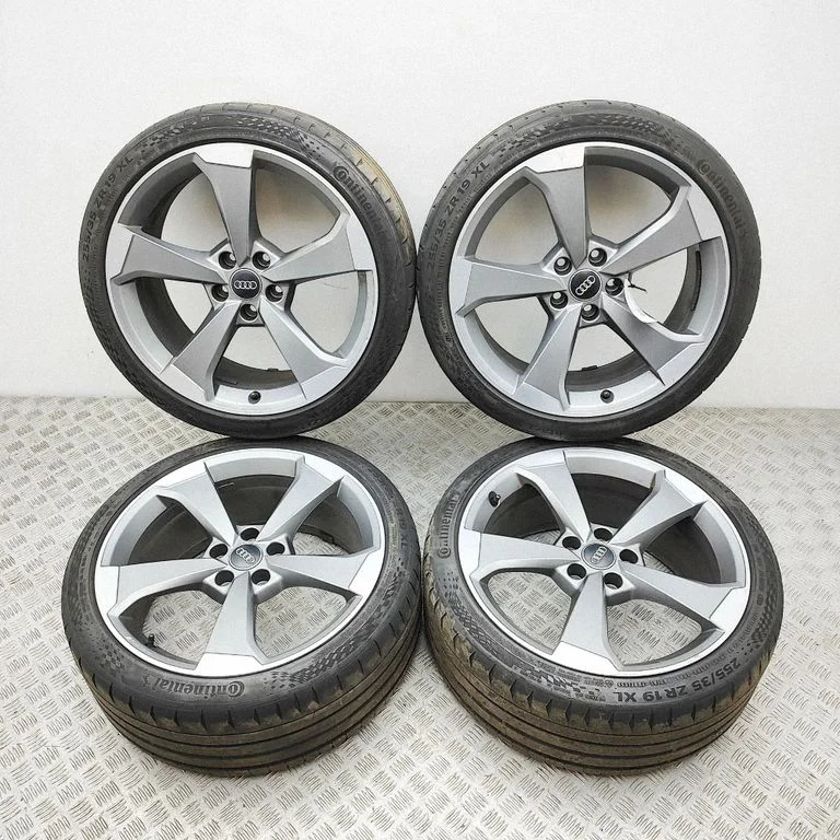 R19 vieglmetāla disks (-i) 8W0601025CG