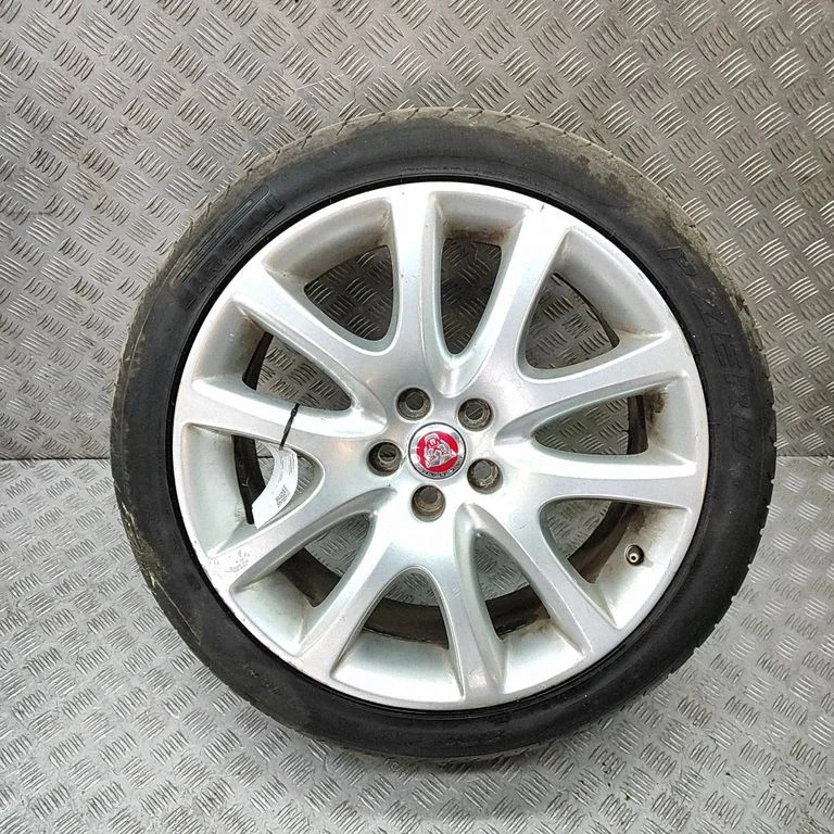 R19 vieglmetāla disks (-i) 7W931007AA