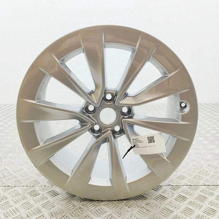 R19 alloy rim 104426400A