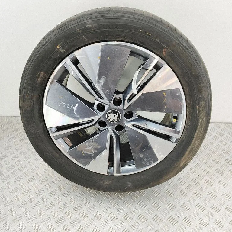 R19 alloy rim 5LA601025