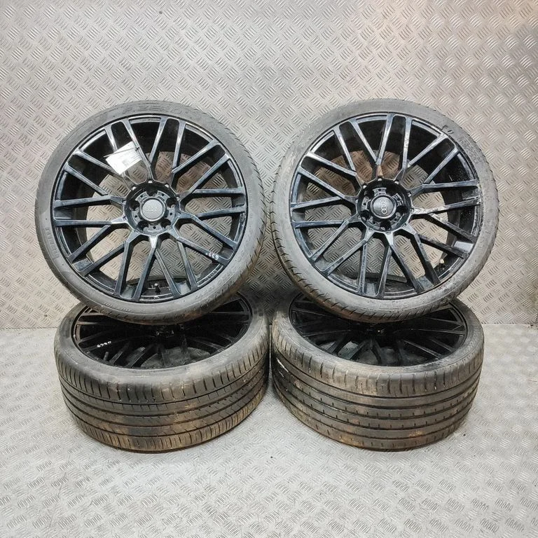R20 vieglmetāla disks (-i) MOMO