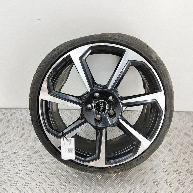R20 vieglmetāla disks (-i) 8S0601025AF