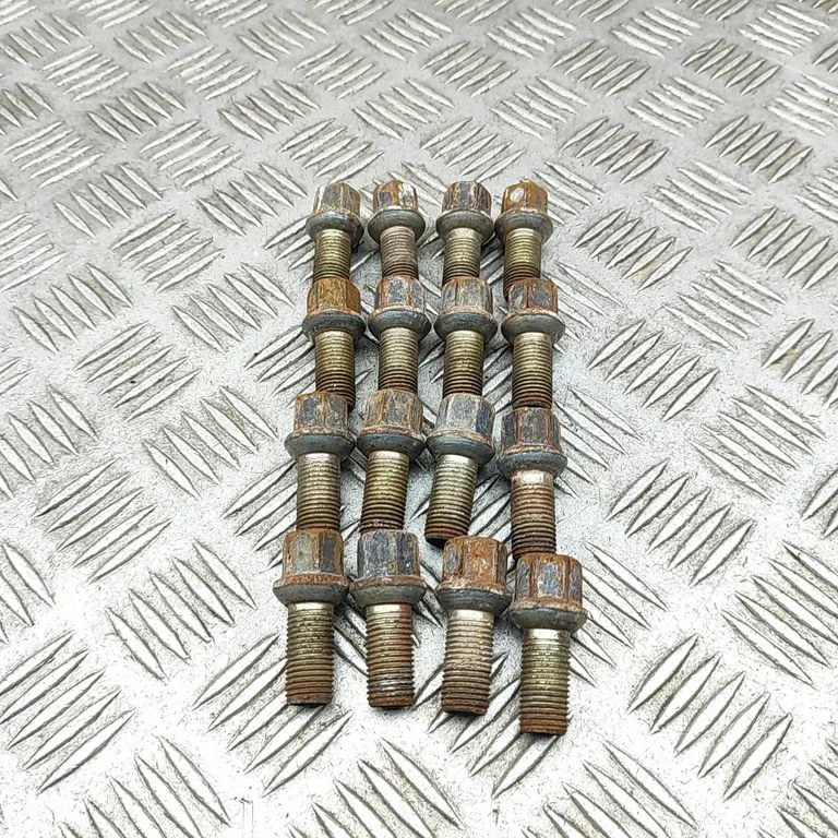 Skrūves/uzgriežņi WHT002437