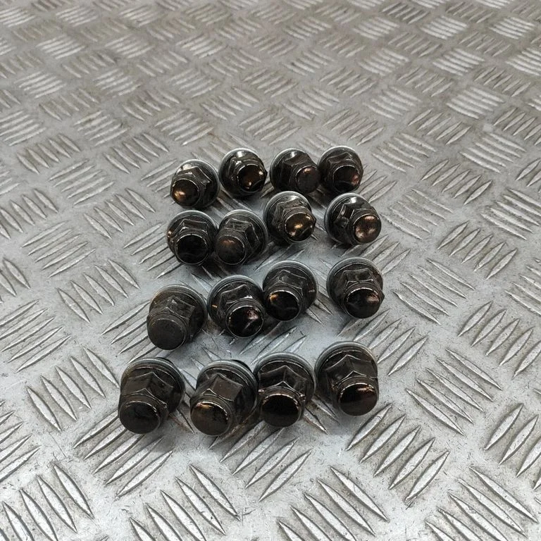 Nuts/bolts – Toyota Yaris Cross (2020-)