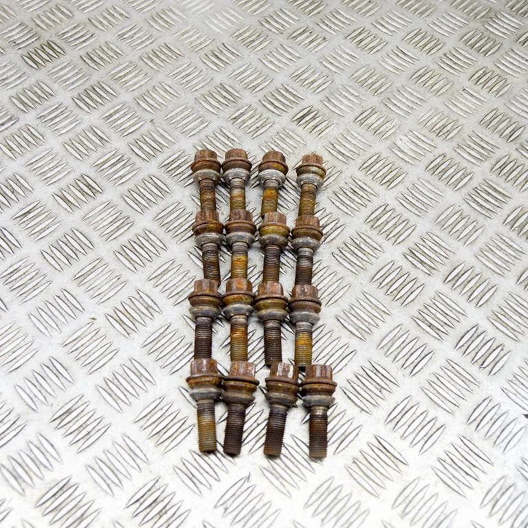 Skrūves/uzgriežņi