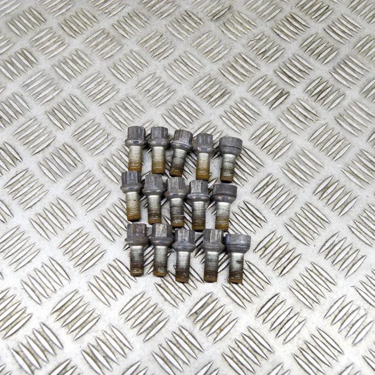 Skrūves/uzgriežņi