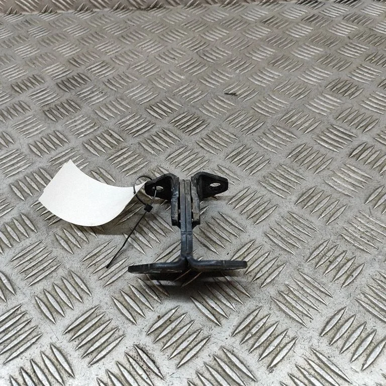 Front door upper hinge 104553800H