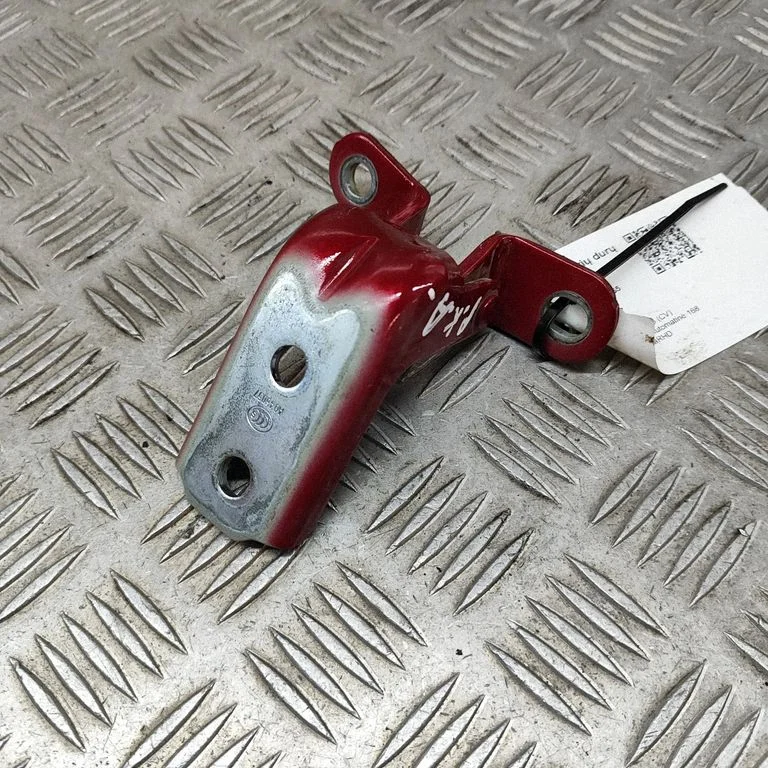 Front door upper hinge 793102V000