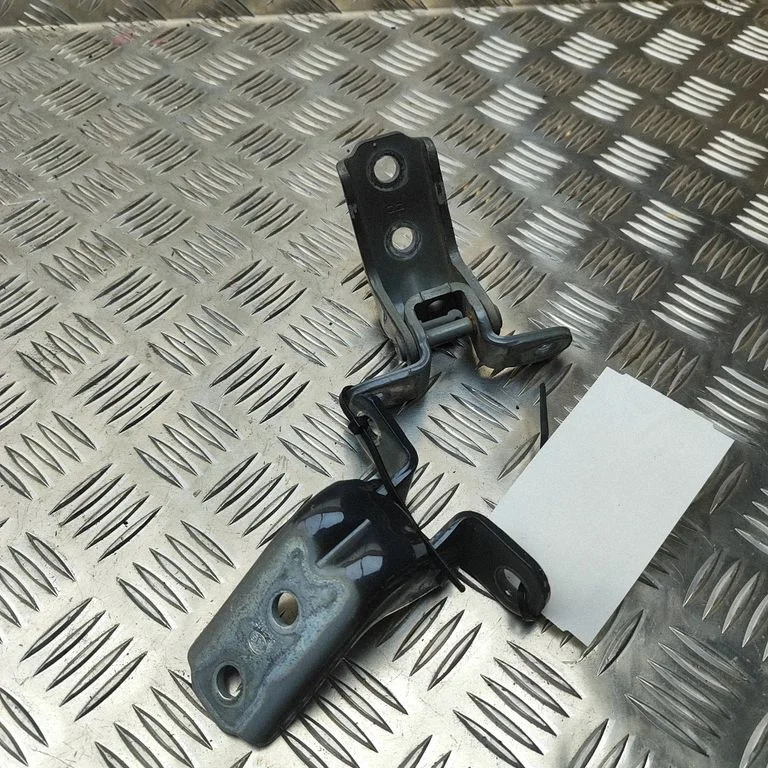 Esiukse hingede komplekt 76004R2000