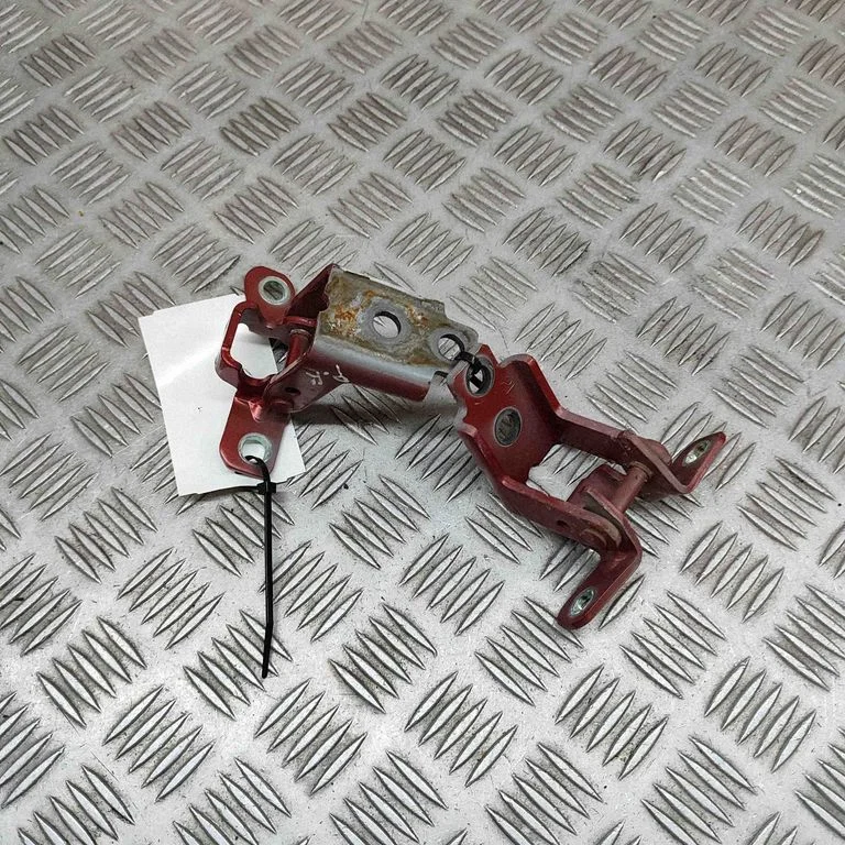 Esiukse hingede komplekt DN4E59240