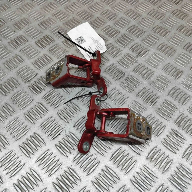 Esiukse hingede komplekt DN4E58240