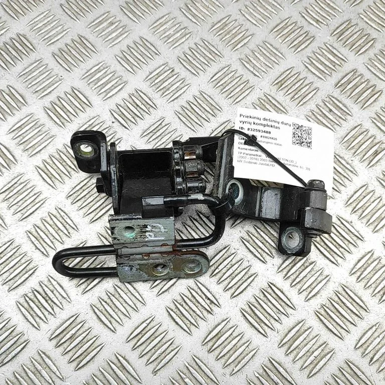 Priekšējo eņģu komplekts 3D4831402