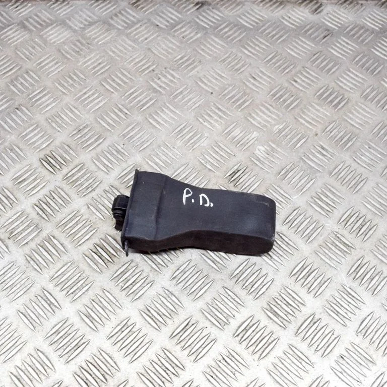 Priekinių durų atvėrimo ribotuvas