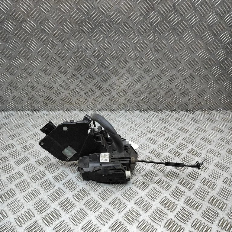 Priekšējā slēdzene (pie roktura) DK62203A29TF