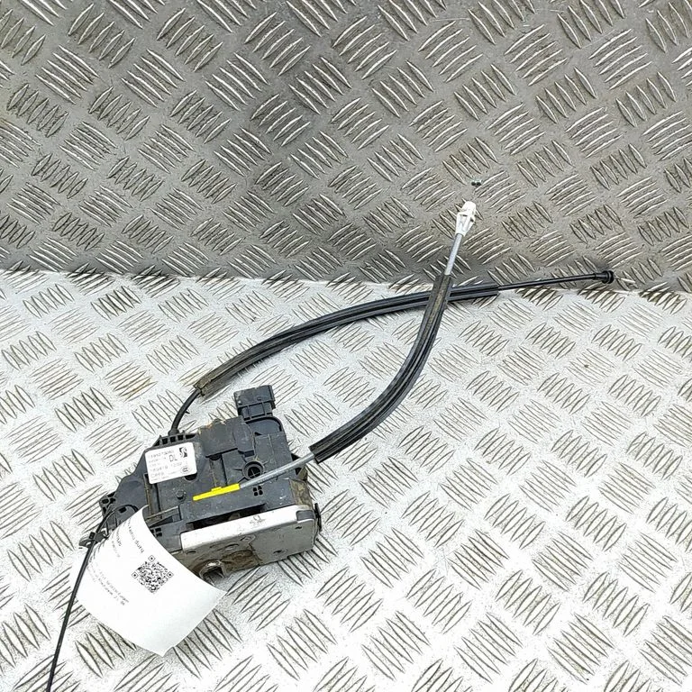 Priekšējā slēdzene (pie roktura) – Peugeot Boxer (2015-)
