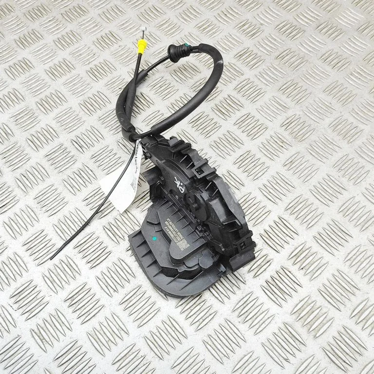 Priekšējā slēdzene (pie roktura) 173894601F