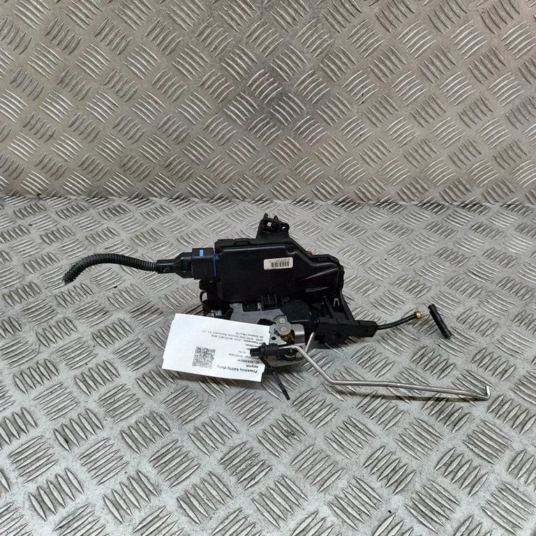 Coupe door lock (next to the handle) 4E1837015 – Audi A8 S8 D3 4E (2002-2009)
