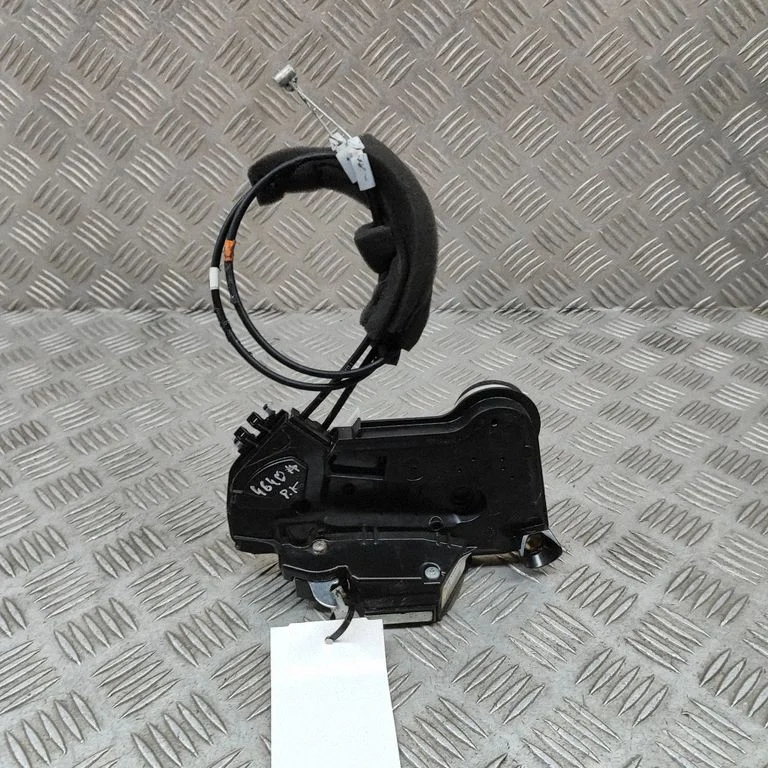 Coupe door lock (next to the handle) 72151TBAA020M1