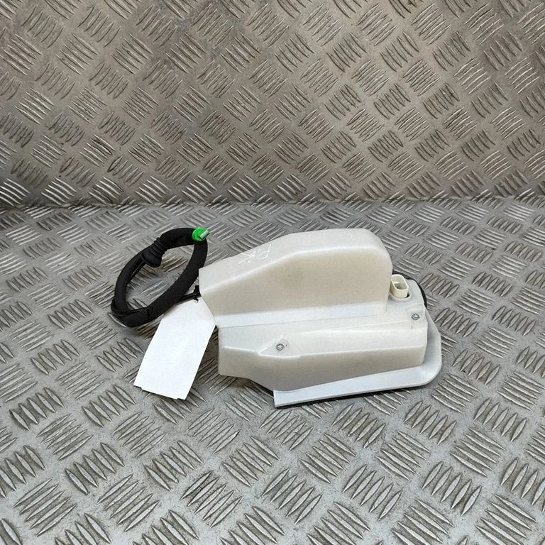 Priekšējā slēdzene (pie roktura) 150067291B