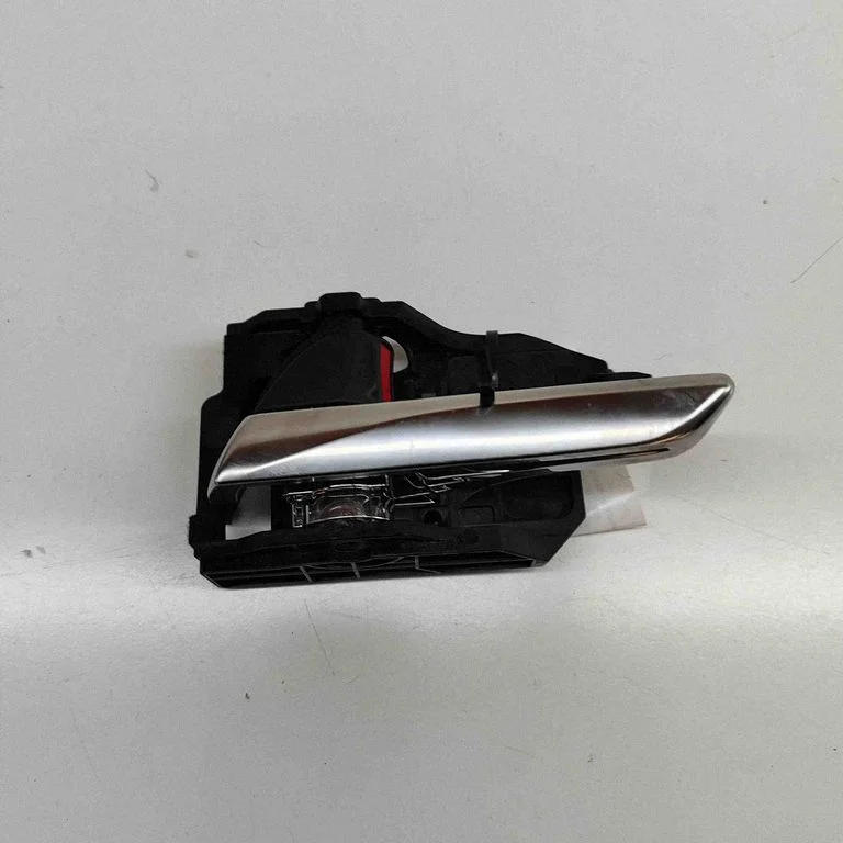 Front door interior handle – Mazda CX-30 (2019-)